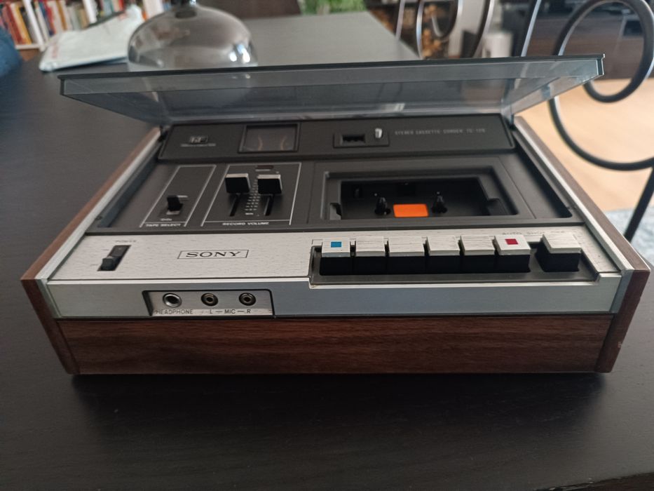 Deck cassetes Clássico Vintage  – Sony TC-129 em Madeira e Alumínio

R