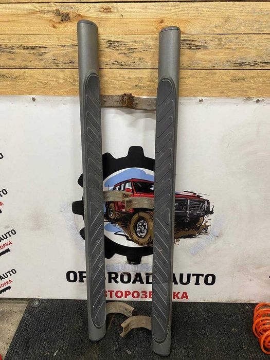 Бокові пороги підніжки Nissan navara d40 king cab (полуторка.півторачка)