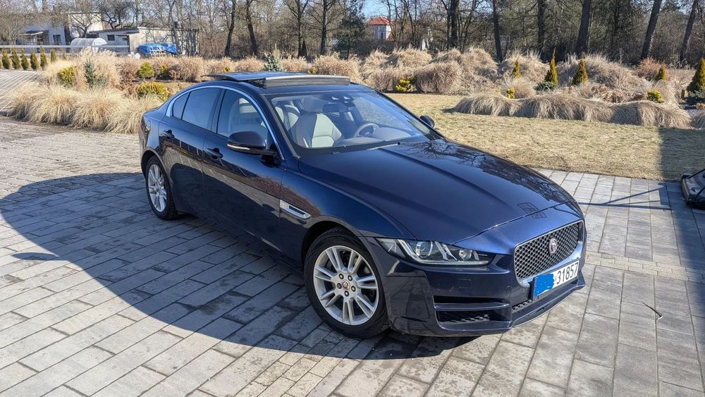 Jaguar XE