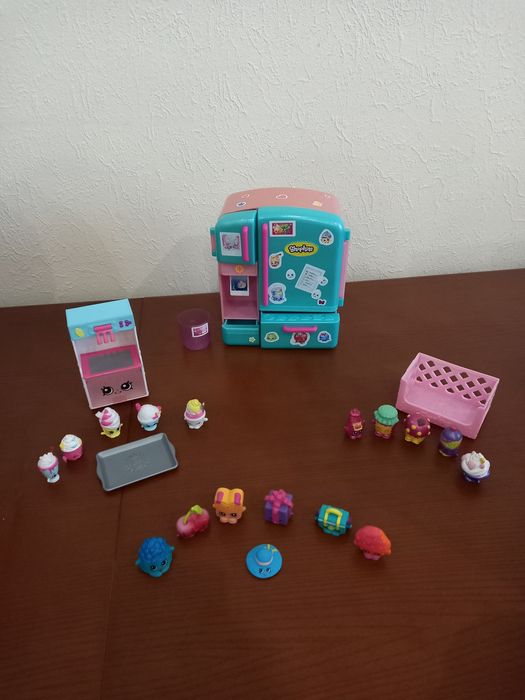 Shopkins холодильник и наборы .