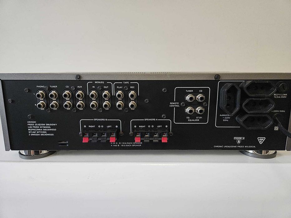 Wzmacniacz  Diora 704 audio