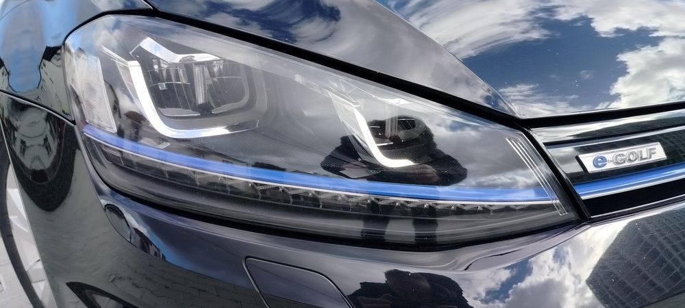 Продам E-Golf 2016 року.