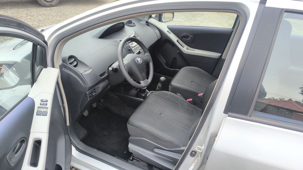 //Toyota Yaris 1,0B 2009r bez grama korozji 178tyś km z Niemiec///