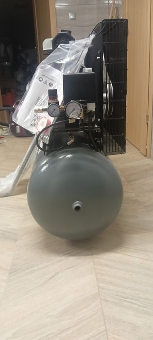 Kompresor sprężarka tłokowa Atlas Copco AUTOMAN 100l