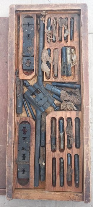 Продам  Новый  Набор  Метчиков и Плашек