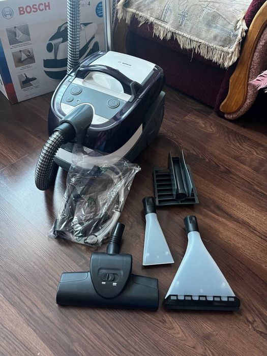 Продам миючий пилесос bosch bwd41740