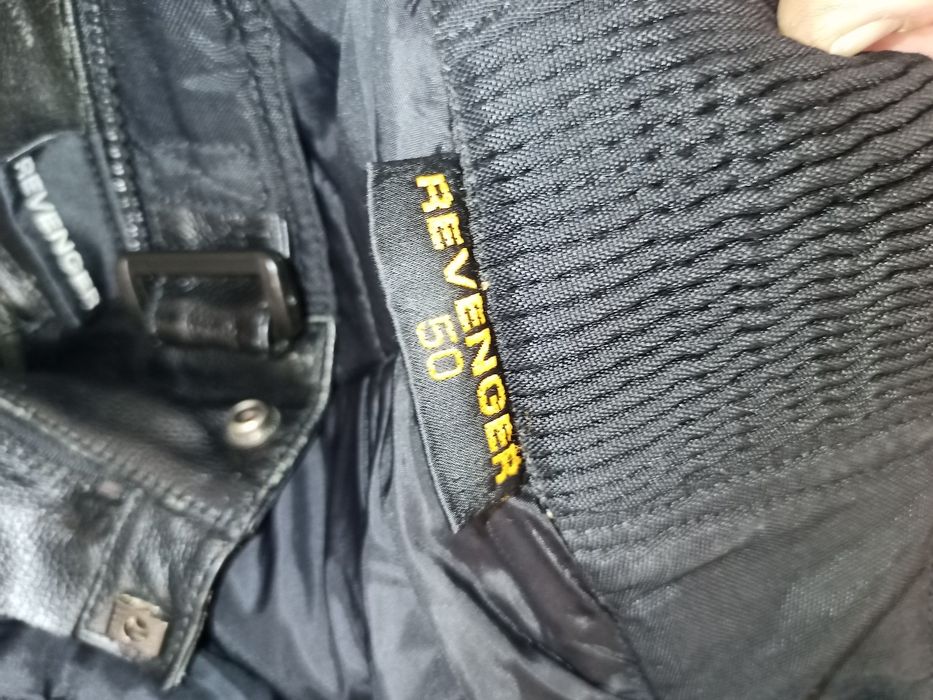 Продам шкіряні мотоштани Revenger розмір 50 M