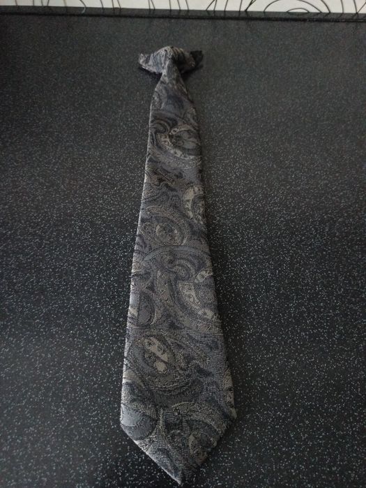 Mucha męska bezpieczna na klips.