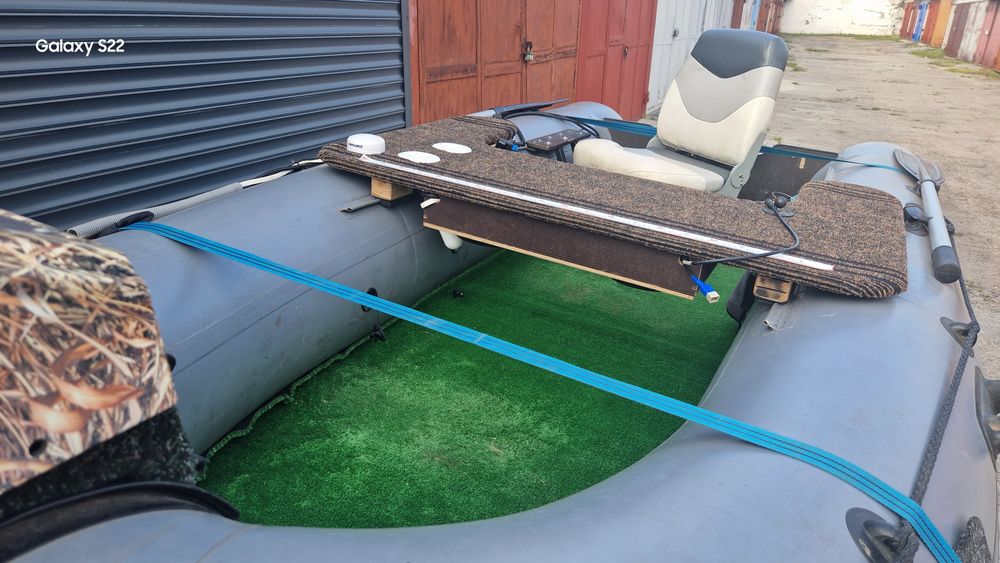 Човен Навігатор 360 лафет Одісей, мотор Парсун 9.8 лебідка стронгер