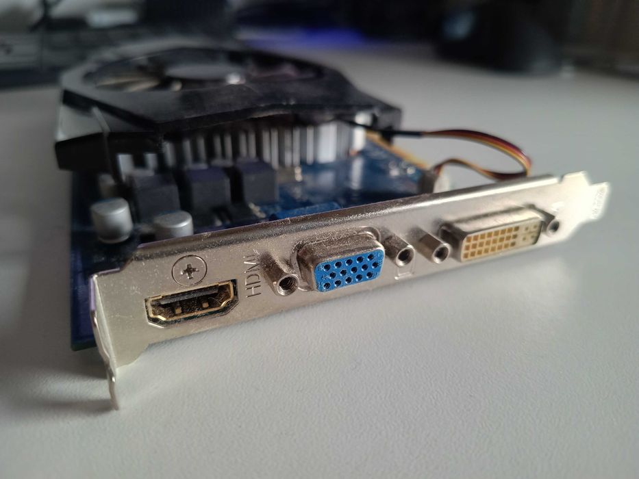 Komputer bez dysku i obudowy AMD FX-8120 + GeForce GT 440 + 24 DDR3