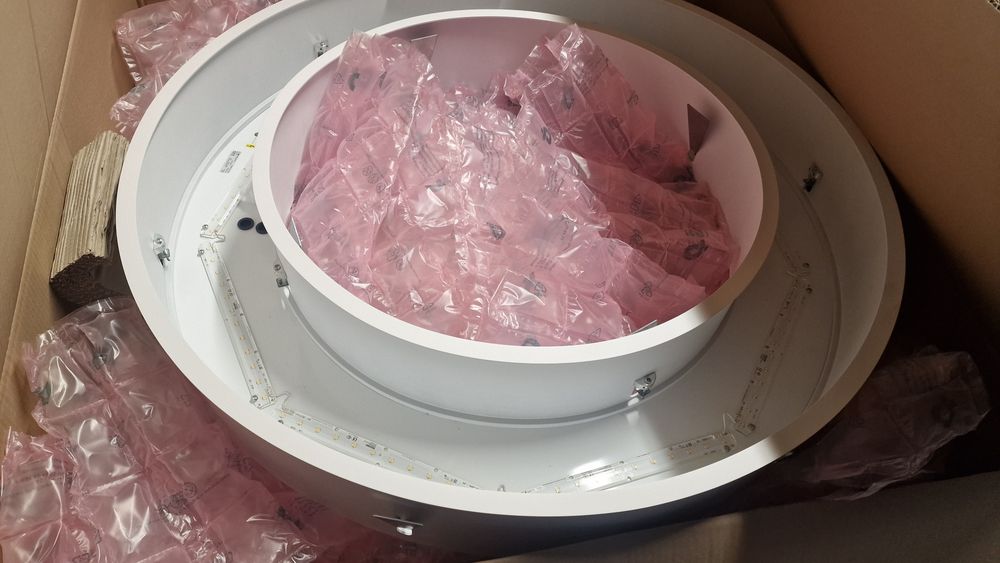 Focos de teto Led cor branca de 800 e 1.400 diametro