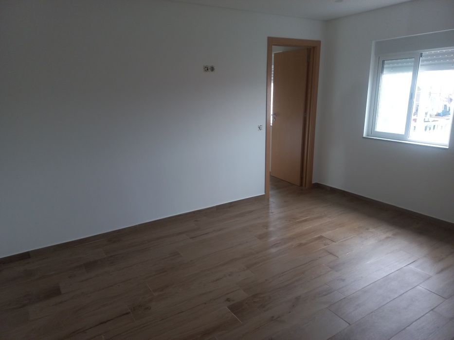 Arrendo andar moradia T2