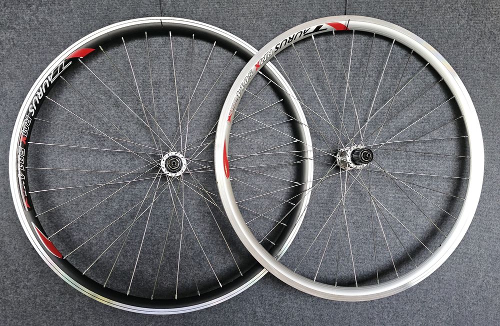 Koło tylne szosowe 30mm Shimano Sora Remerx Taurus 622x14 cz/sr