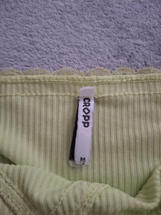 Top na ramiączkach Cropp rozmiar m