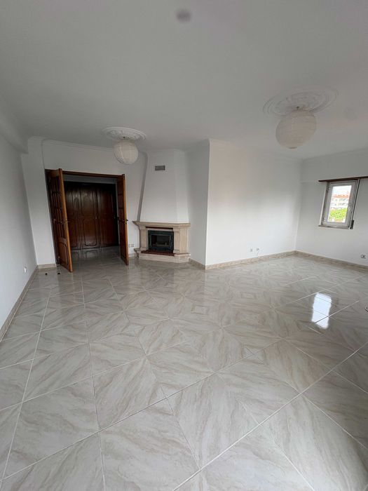 Apartamento T3 à venda na Ramada