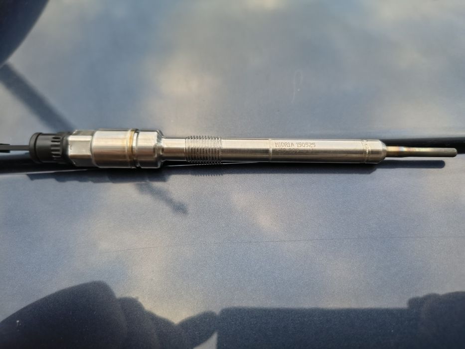 Свеча накаливания   с датчиком давление VAG