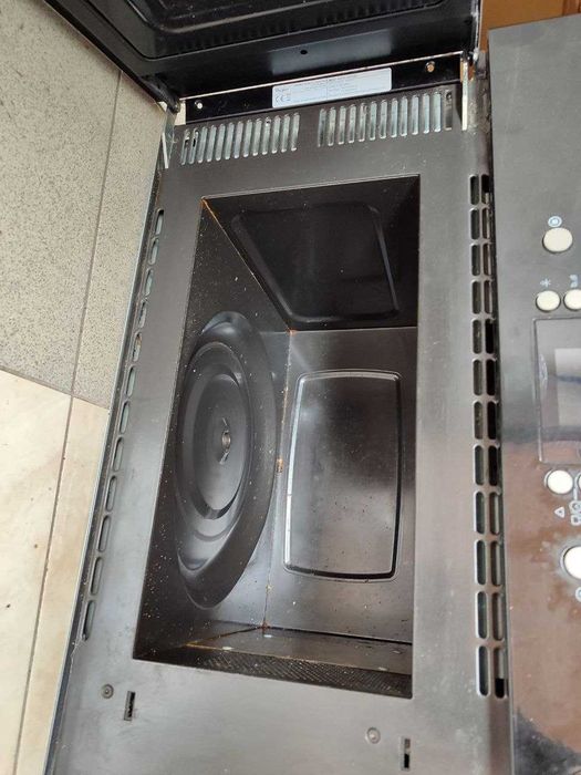 Мікрохвильова піч Whirlpool AMW 496/NB (вживана) (без трансформатора) (чорна) на запчастини