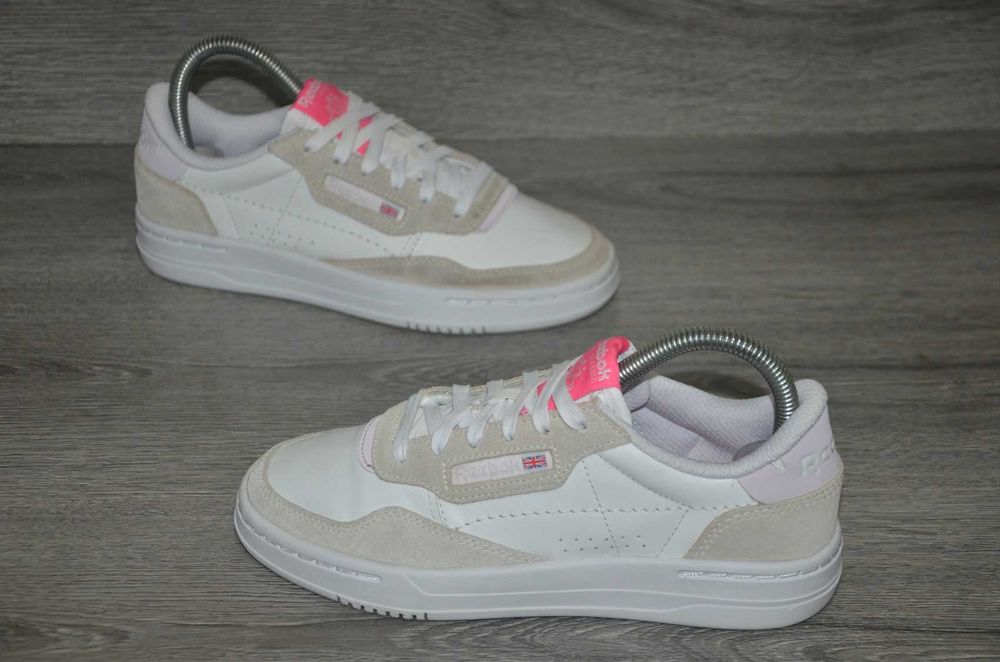 Продам кросівки Фірма Reebok .