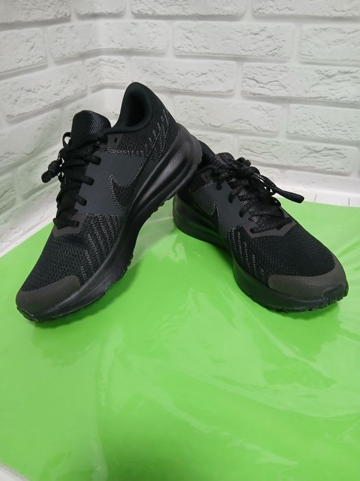 Чоловічі кросівки для бігу Nike Run Defy HM9594-002