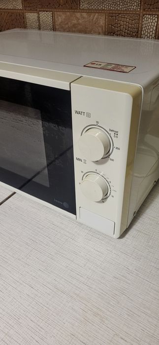 Продам микровалновую печ LG