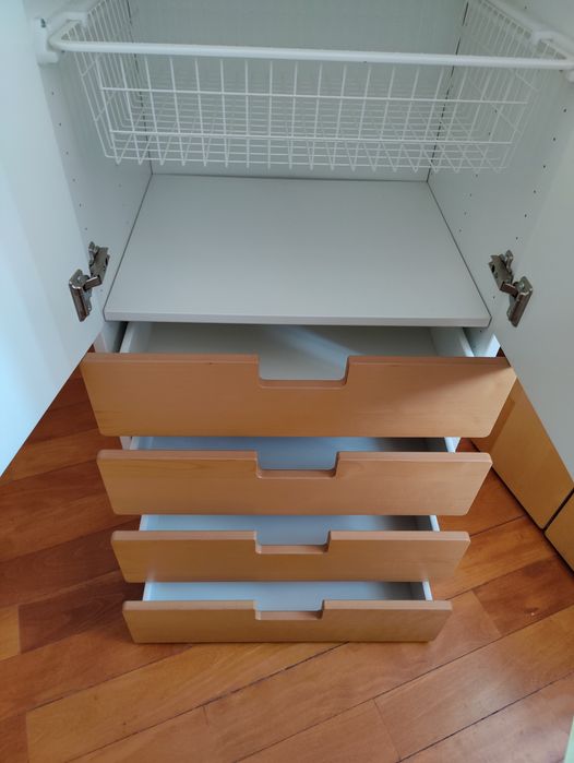 Roupeiro criança IKEA STUVA