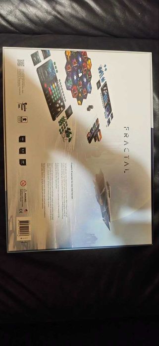 Gra Planszowa Fractal Edycja Gamefound Core (EN)  Używana