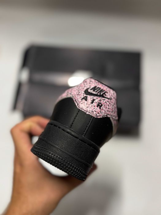 Buty Nike Air Force 1 Swoosh pink, rozmiar 37.5