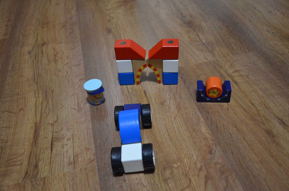 Klocki drewniane komisariat Genius Kid 19 elem., certyfikat CE, 2 lata