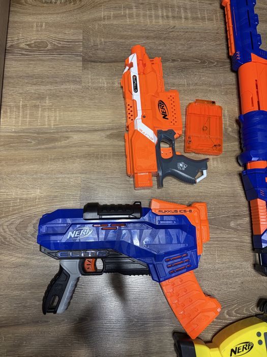 Игрушечный бластер Nerf