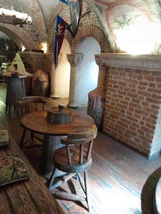 СРОЧНО продам готовый бизнес в Центре,действующий ресторан с ремонтом.