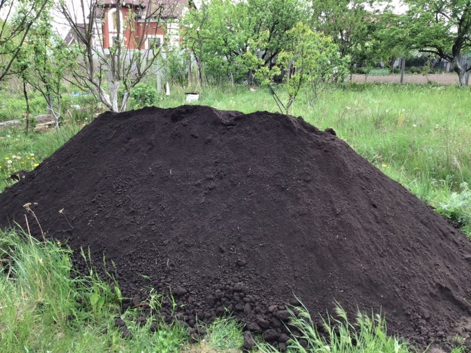Чорнозем родючий, торфосуміш, грибний компост