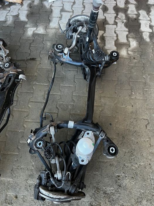 AUDI A4 B9 ZAWIESZENIE WÓZEK KOMPLET 8W0505235AE