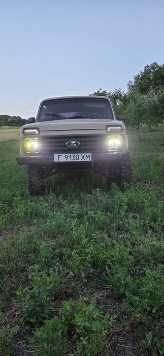 Продам ніву 4×4 2121