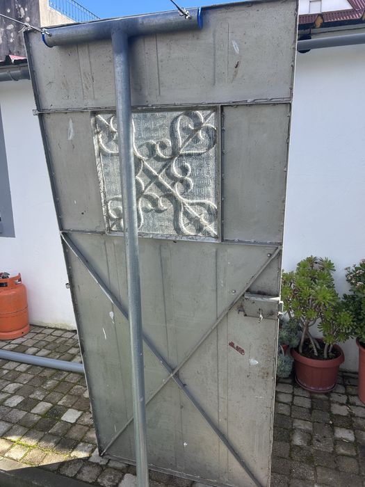 Porta de ferro com vidro