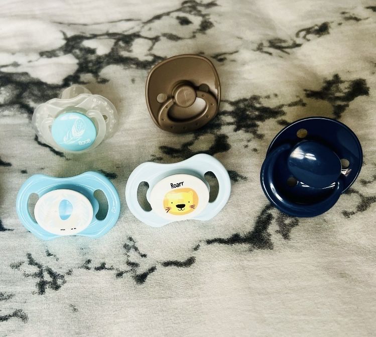 Пустушки / соски / дурники для немовлят / 0-6 місяців