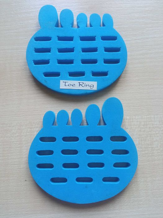 Ekspozytor na pierścionki na stopę Ekspozytory stópki 8,5 x 8 cm 2 szt 44