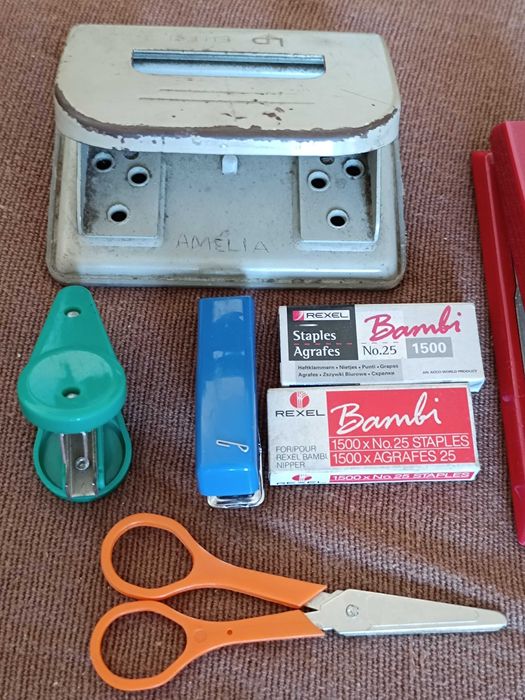 Conjunto de Material Escolar e Escritório variado