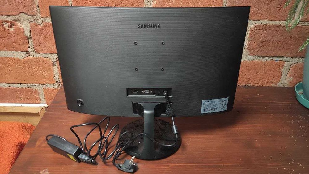 Монитор Samsung C24F390FHI (LC24F390FHIXCI) ТОП