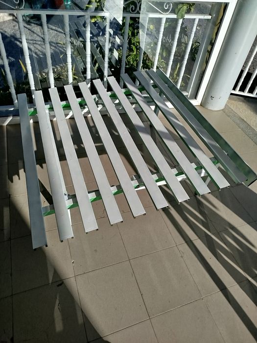 Expositor de fruta ou bacalhau.