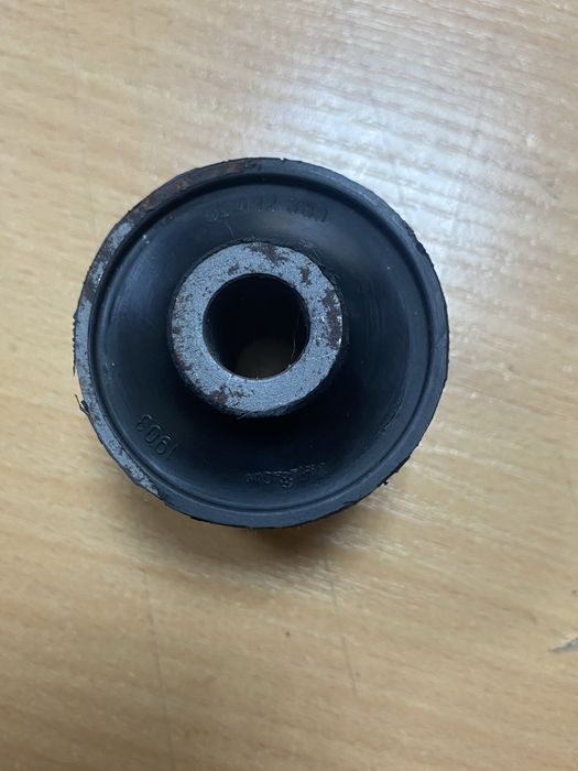 Поодам Сайлентблок рычага Нубира