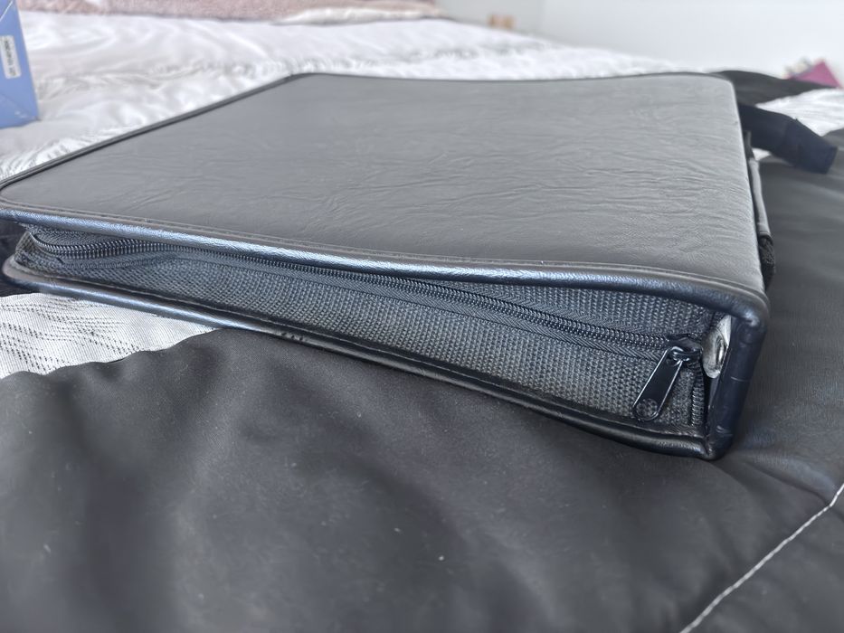 Pasta Arquivo 152 CDs/DVDs Preta – Bom Estado