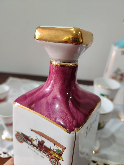 Conjunto de garrafas e copos da Louçarte