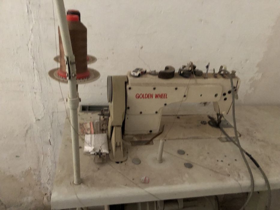 Швейна машинка професійна