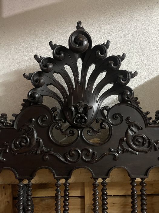 Cama de casal antiga de bilros