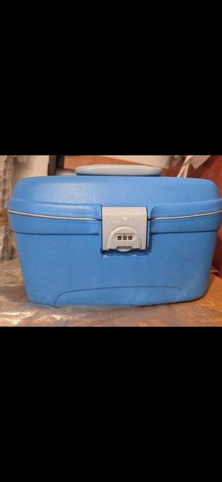 Necessaire da Roncato com código em ótimo estado