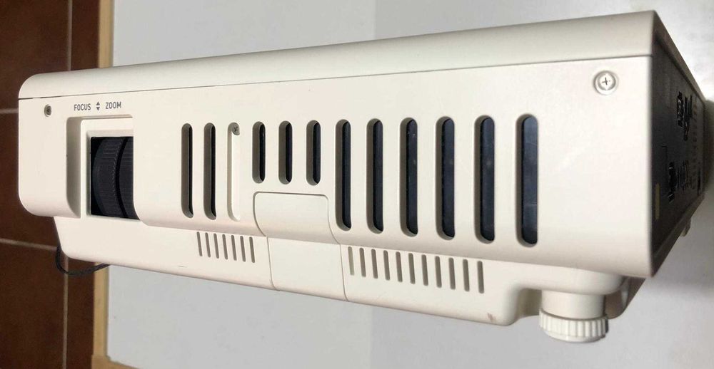 Projetor Casio-XJ-M140