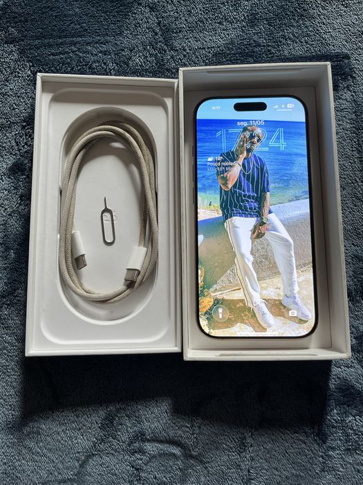 iPhone 16 Pro - Titânio Deserto