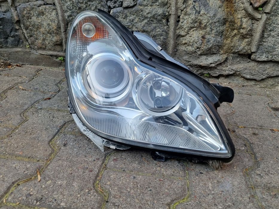 Przednia prawa lampa cls219 zwykła idealna EU mercedes CLS219 lampa