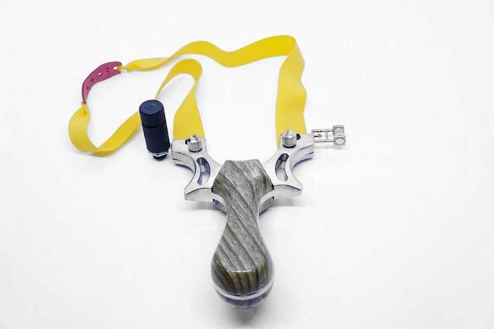 Profesjonalna metalowa proca myśliwska z Polski wytrzymała z laserem