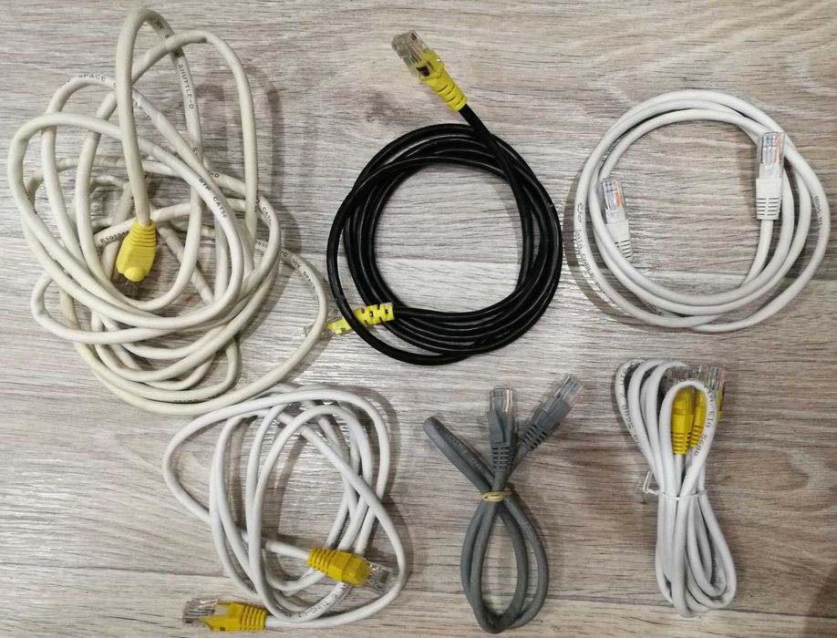 Кабелі (перехідники / подовжувачі / конектори / розгалужувачі)